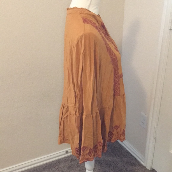 boho western style Cato top with bell sleeves - Picture 2 of 6